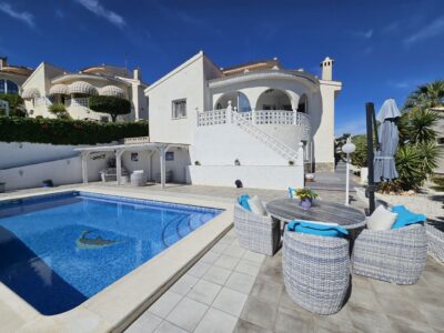 3-bedroom villa with private pool and solarium in Rojales, Alicante, on a 500 m² plot