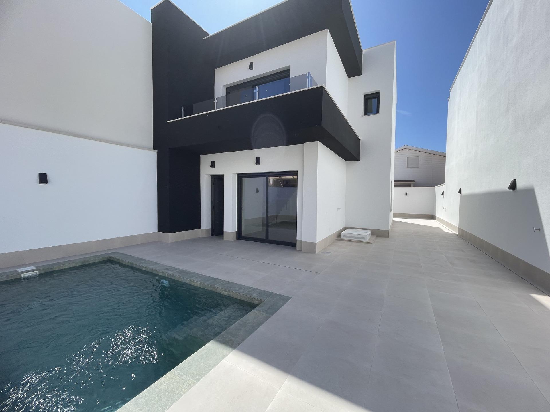 Modern new build villa in Almoradi with private pool, landscaped garden and contemporary Mediterranean facade