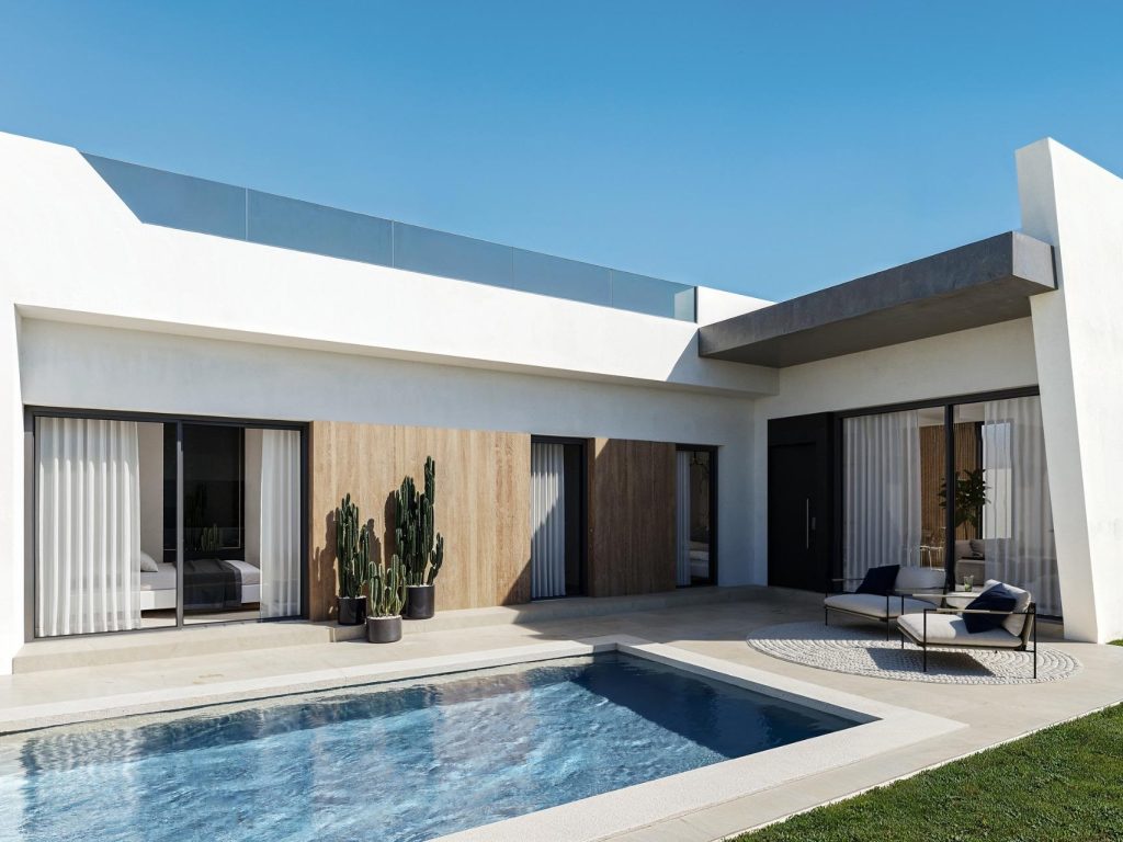 Modern new build detached villa in San Miguel de Salinas with terrace and private solarium under the Alicante sun